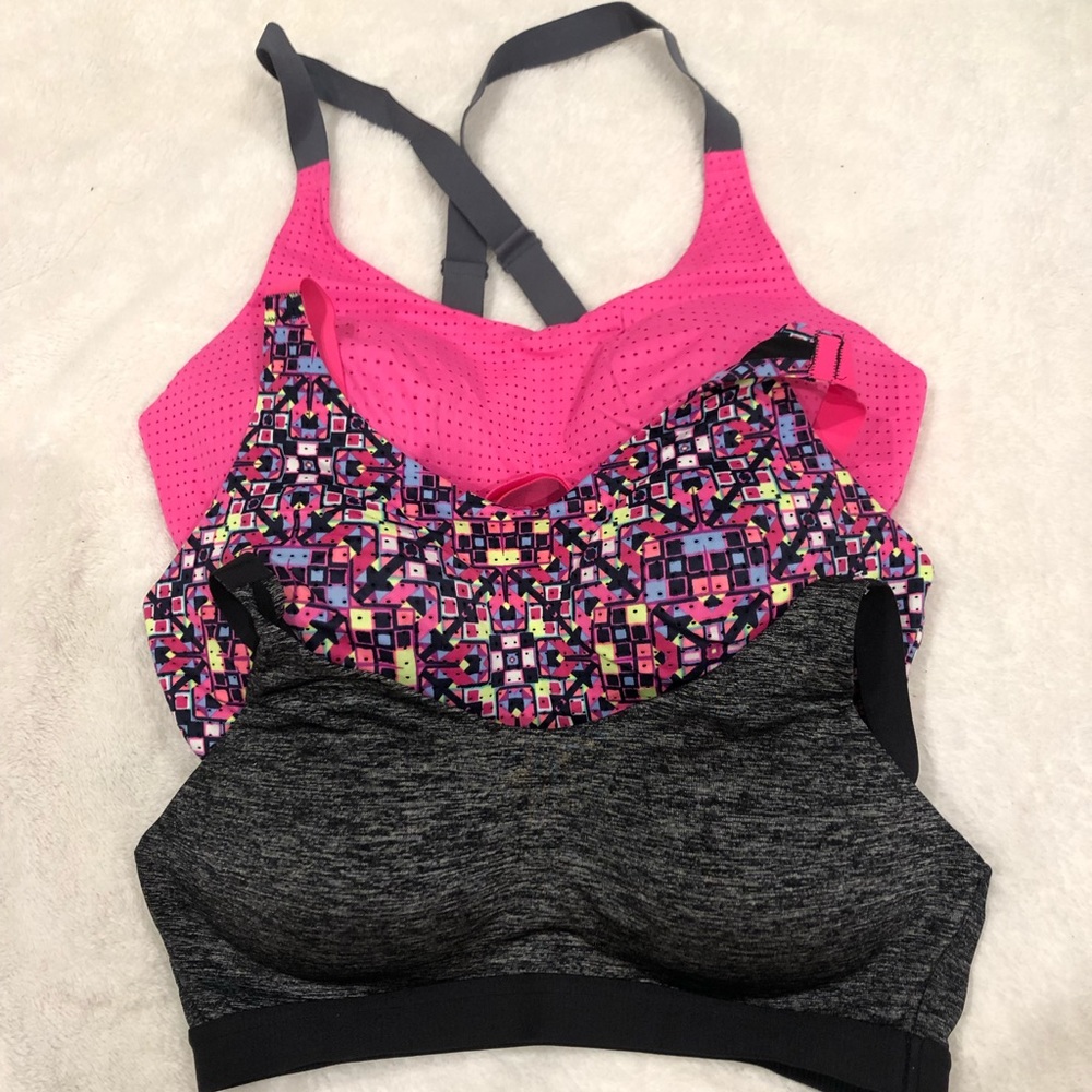Sports bra— will sell all 3 for 20. Or one for 10